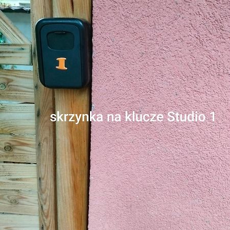 Urocze Studia W Lomiankach, 1- Z Sauna I Tarasem, 2- Z Kominkiem, 3- Ekonomiczne, 7Km Metro Mlociny Warszawa Łomianki Buitenkant foto