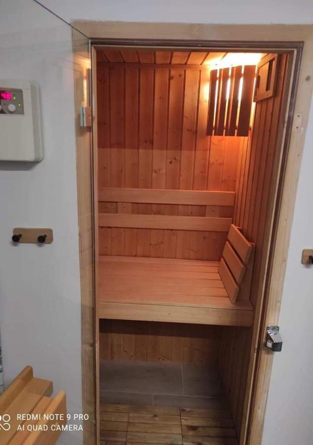 Urocze Studia W Lomiankach, 1- Z Sauna I Tarasem, 2- Z Kominkiem, 3- Ekonomiczne, 7Km Metro Mlociny Warszawa Łomianki Buitenkant foto