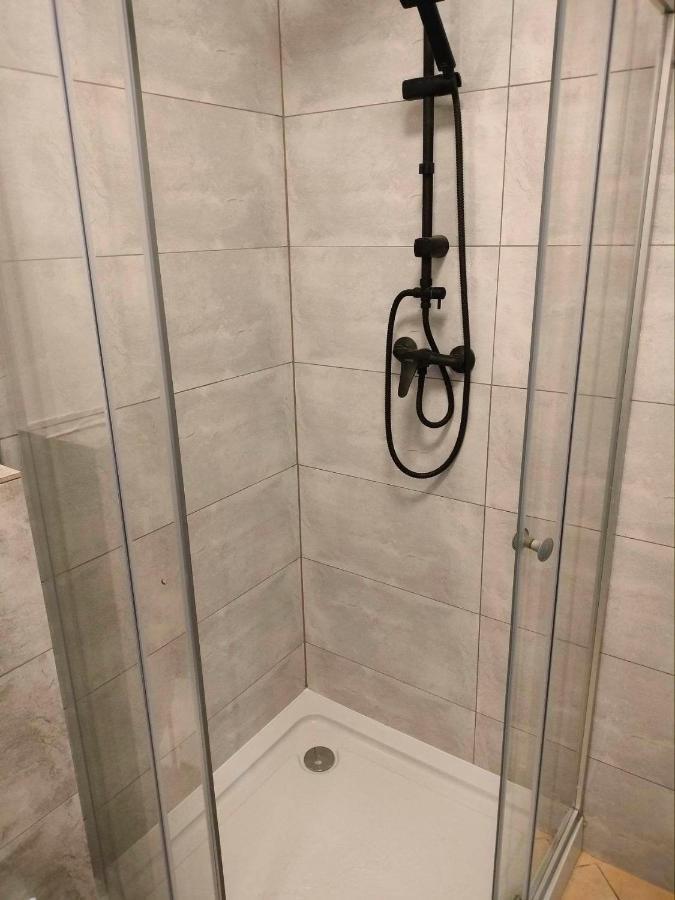 Urocze Studia W Lomiankach, 1- Z Sauna I Tarasem, 2- Z Kominkiem, 3- Ekonomiczne, 7Km Metro Mlociny Warszawa Łomianki Buitenkant foto