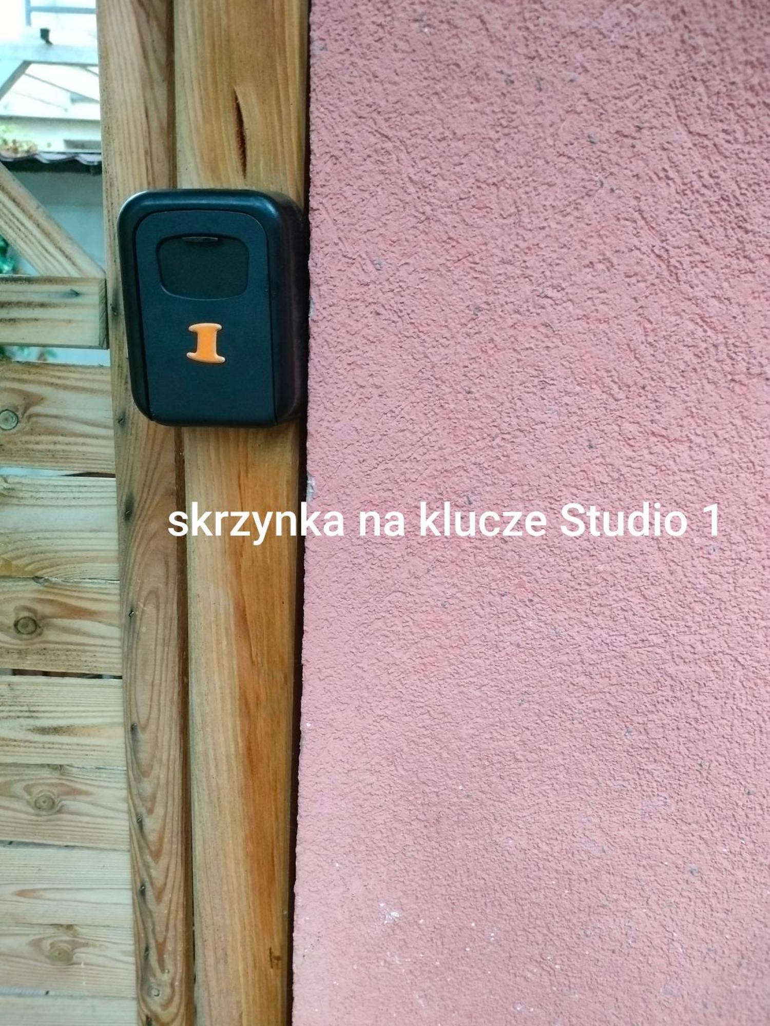 Urocze Studia W Lomiankach, 1- Z Sauna I Tarasem, 2- Z Kominkiem, 3- Ekonomiczne, 7Km Metro Mlociny Warszawa Łomianki Buitenkant foto