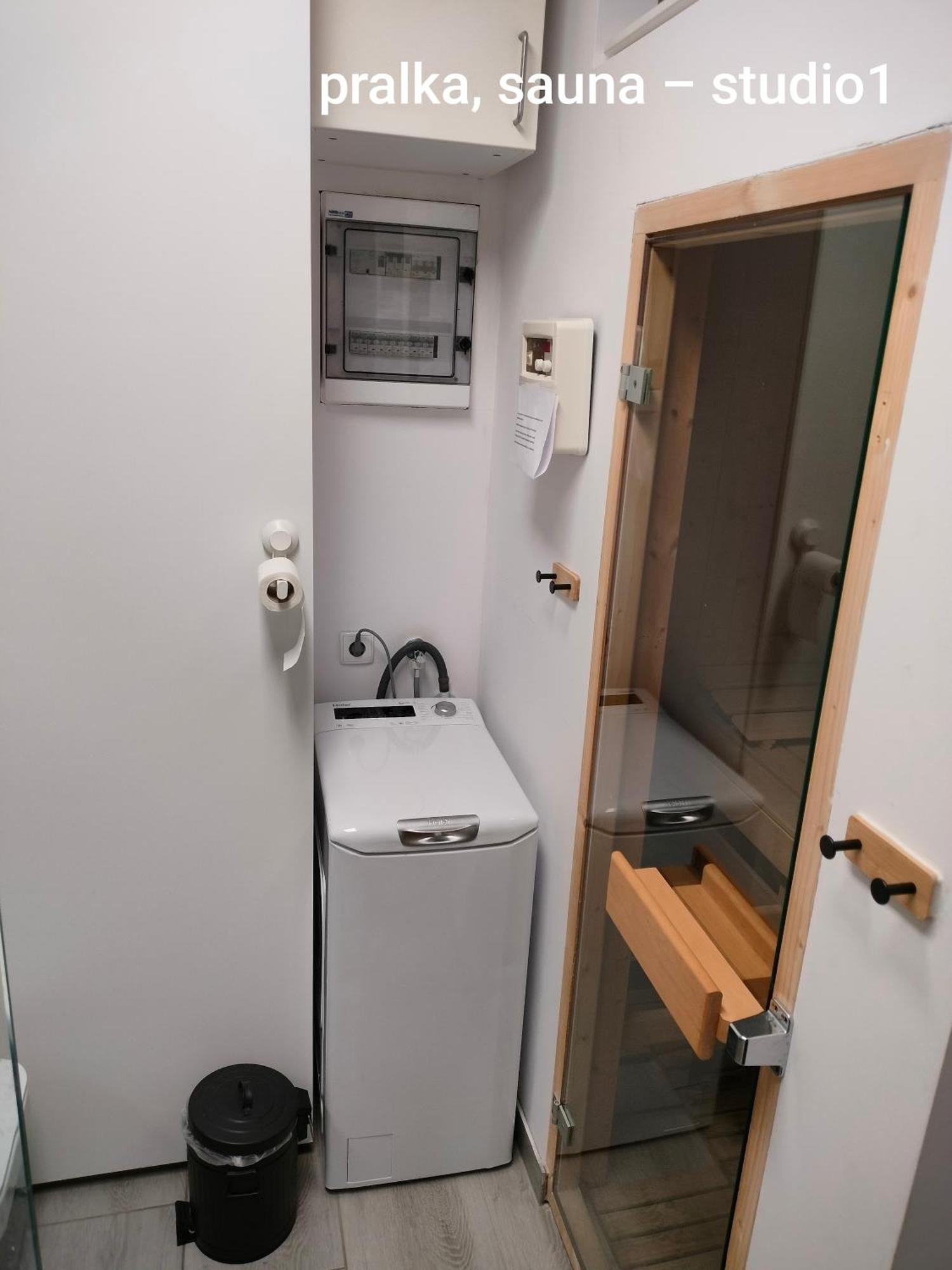 Urocze Studia W Lomiankach, 1- Z Sauna I Tarasem, 2- Z Kominkiem, 3- Ekonomiczne, 7Km Metro Mlociny Warszawa Łomianki Buitenkant foto
